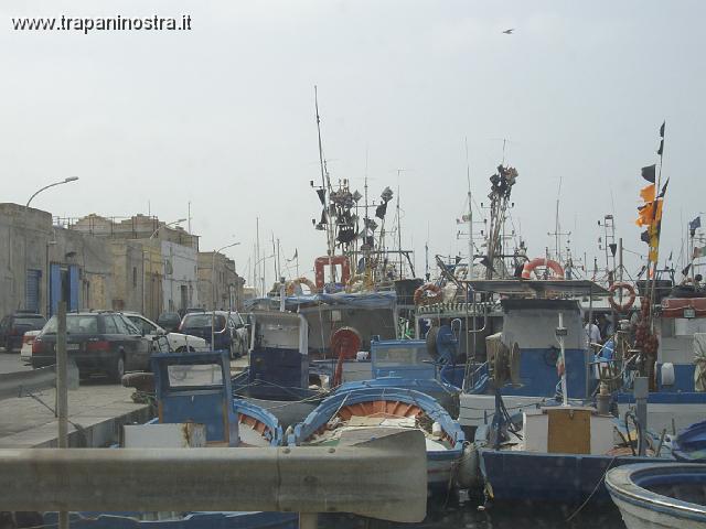 IMGP3068.JPG - Porto pescherecci - la flotta trapanese