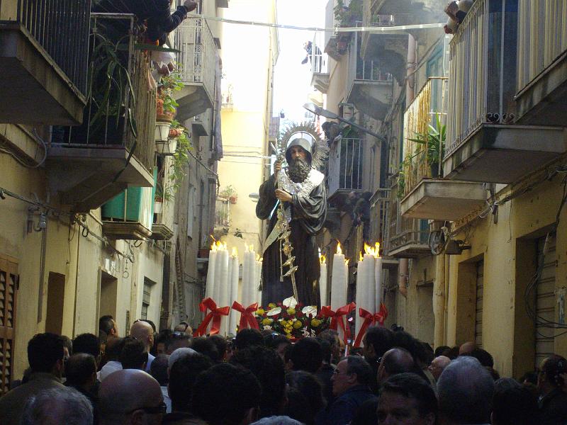 10-la_processione-Santu_Patri_nel_centro_storico.jpg
