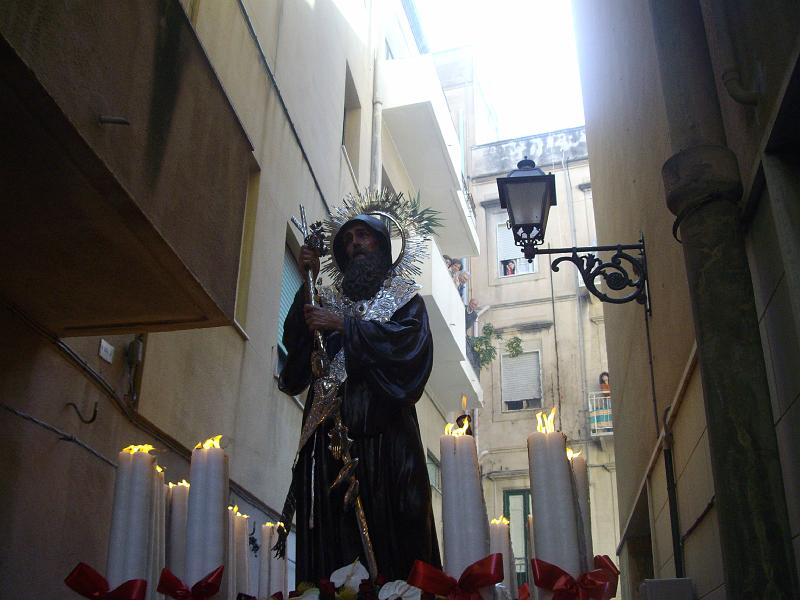 40-la_processione-Santu_Patri_nel_centro_storico.jpg