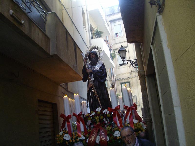 41-la_processione-Santu_Patri_nel_centro_storico.jpg