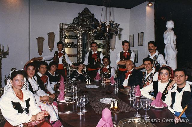 Coro_delle_Egadi_-283-Israele-Hotel_Hilton-Tel_Aviv-Novembre_1986.jpg